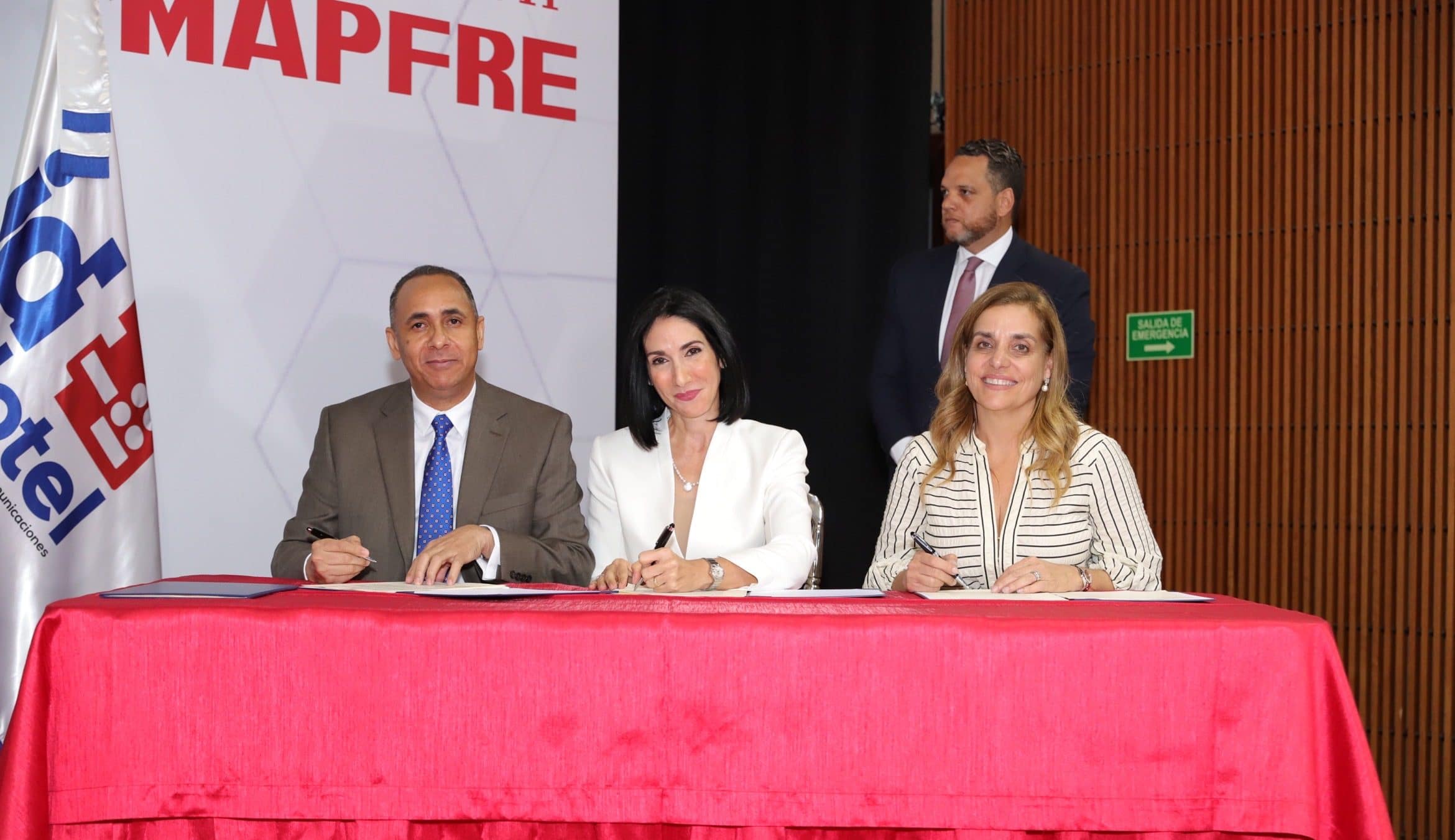 Fundación MAPFRE presenta su programa Controla tu Red para promover el uso seguro del internet en los jóvenes