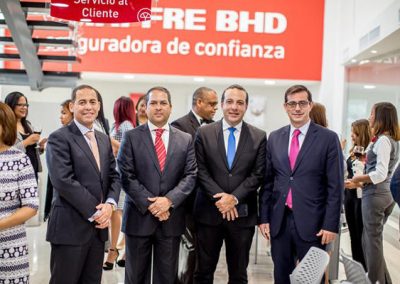 Colaboradores del Centro de Integral de Servicios MAPFRE BHD celebran Acto de Bendición