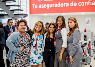 Colaboradores del Centro de Integral de Servicios MAPFRE BHD celebran Acto de Bendición